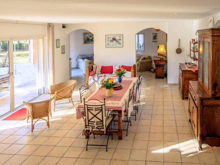 LORGUES - GRANDE VILLA DE 178 M² - GARAGE - 2 TERRASSES - PISCINE. — photo 1