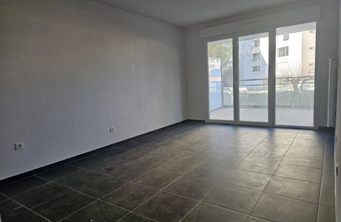 Appartement 2 pièces avec de terrasse et parking — photo 3