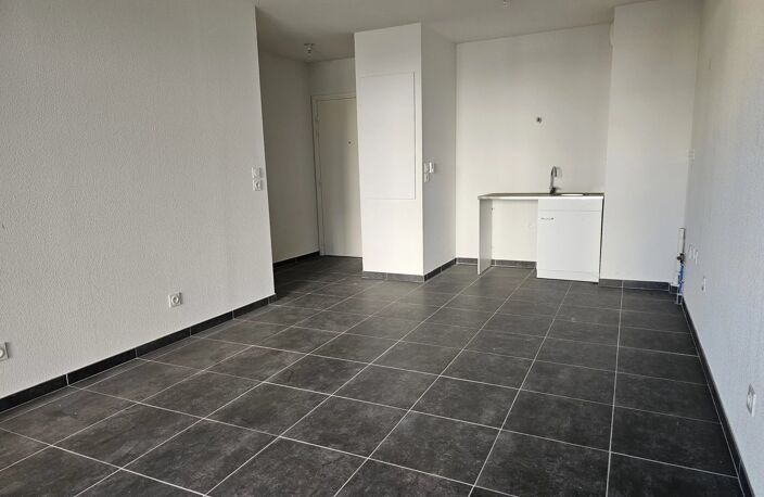 Appartement 2 pièces avec de terrasse et parking — photo 4