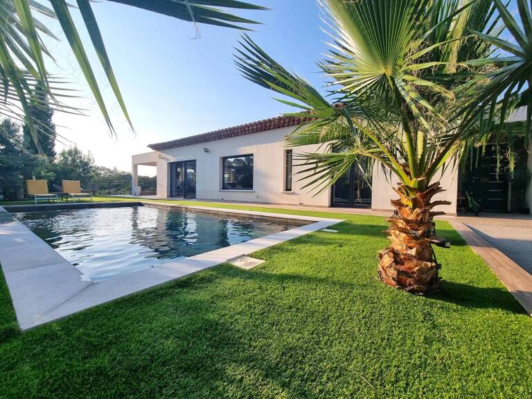 VILLA CONTEMPORAINE RÉCENTE DE PLAIN-PIED — photo 1