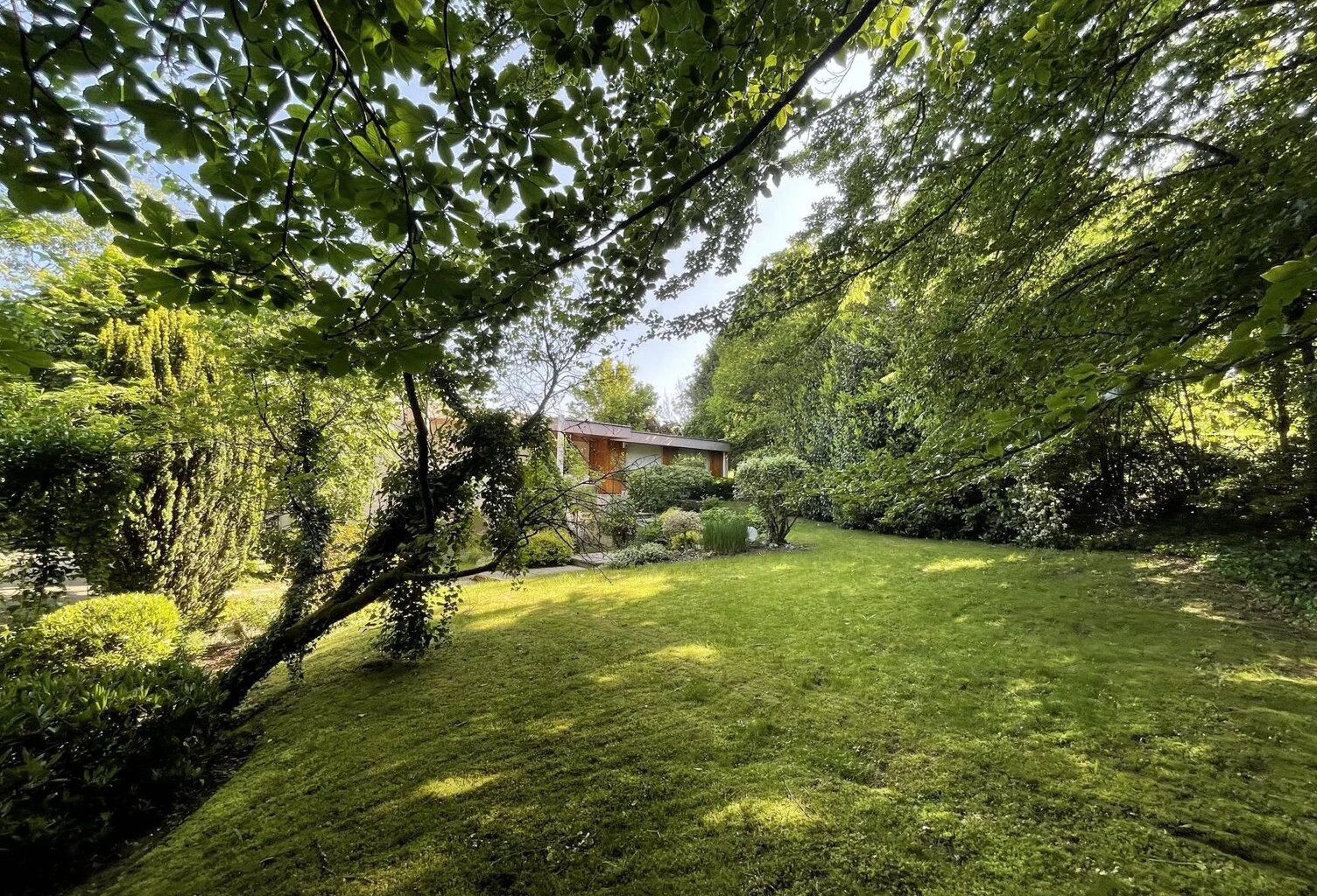 PROCHE DE MONTBELIARD TRES BELLE MAISON D'ARCHITEC — photo 1
