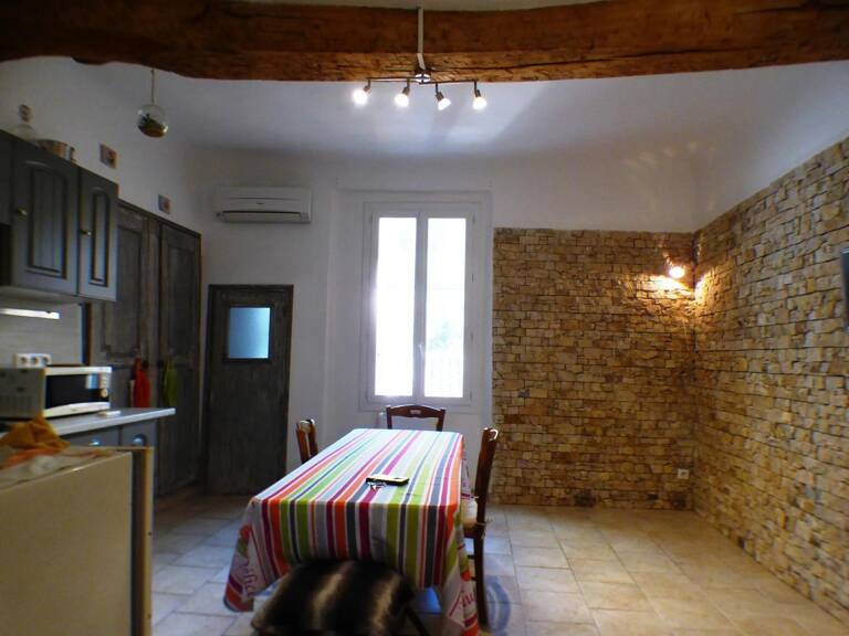 ENTRECASTEAUX  appartement comme neuf — photo 1