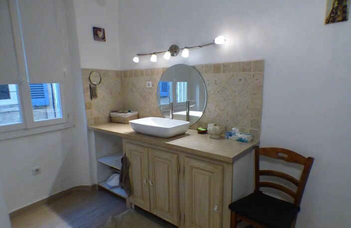 ENTRECASTEAUX  appartement comme neuf — photo 3