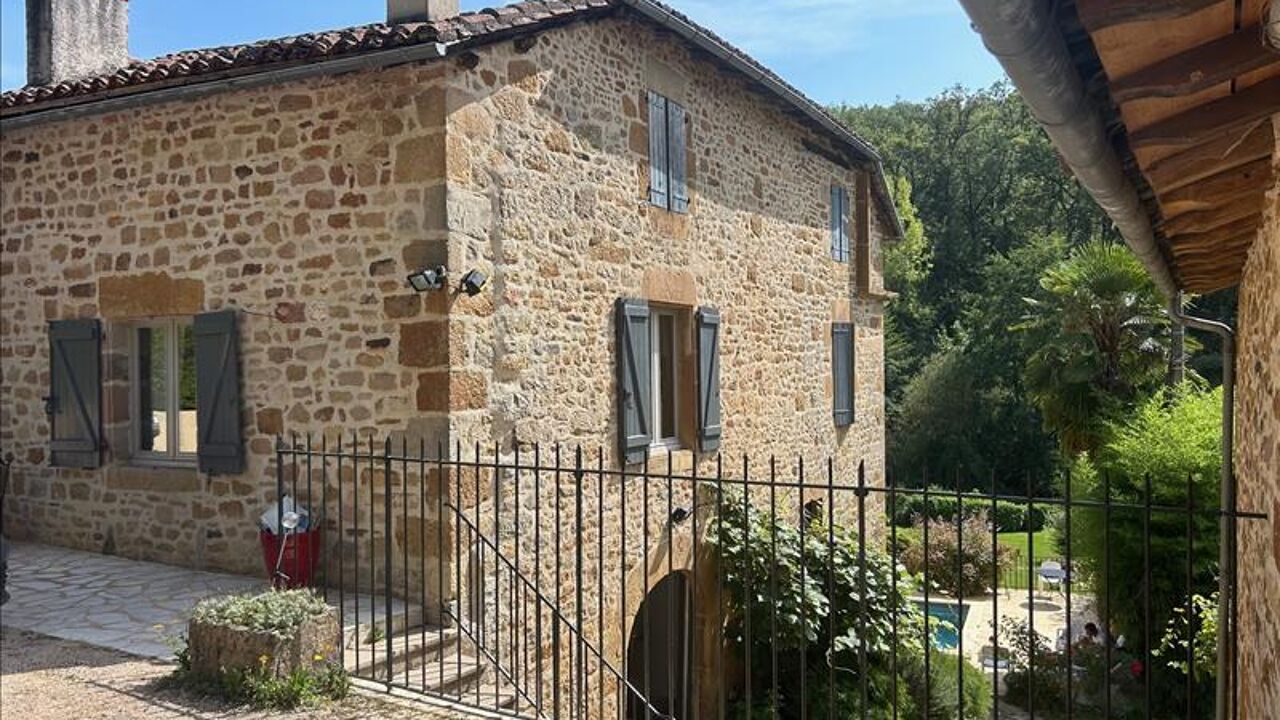 maison 5 pièces 317 m2 à vendre à Figeac (46100)