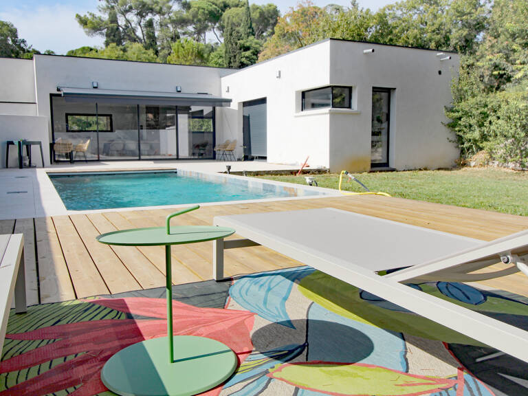 NIMES TOUR MAGNE Villa contemporaine d'exception de 230 m2 — photo 1