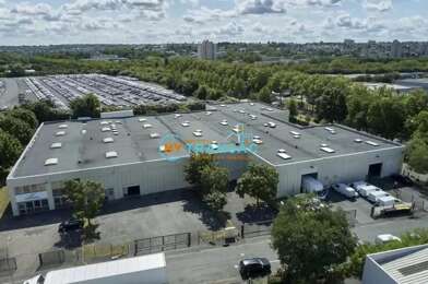 Local industriel  3040 €