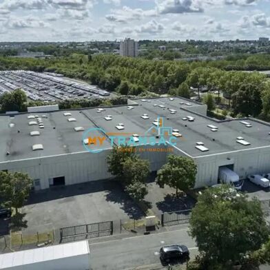 Local industriel  3040 €