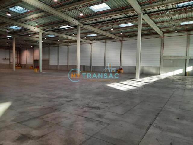 LOCATION Entrepôt à partir de 6 620 m² jusqu'à 6 689 m².à MOISSY-CRAMAYEL — photo du bien