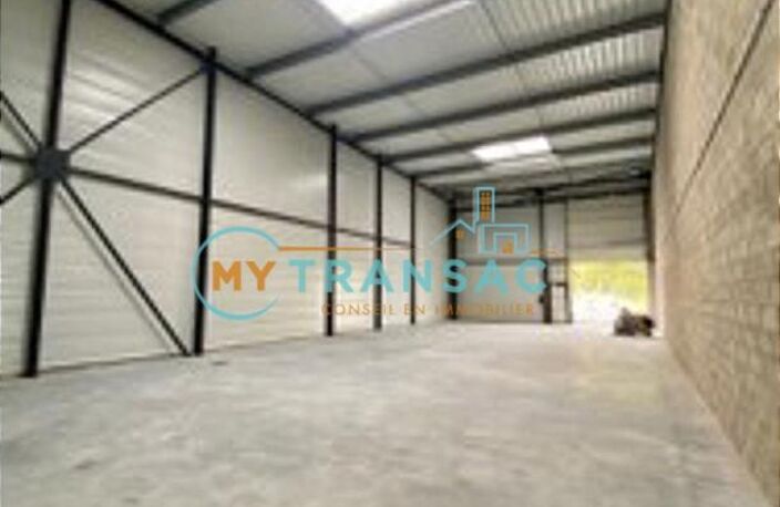A VENDRE LOCAUX D'ACTIVITÉS NEUFS PLUSIEURS SURFACES DISPONIBLES A MONTEREAU-SUR-LE-JARD — photo 4