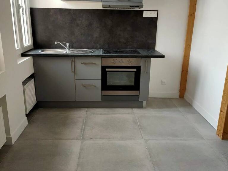 APPPARTEMENT F1 RENOVE A NEUF + PLACE DE PARKING — photo 1
