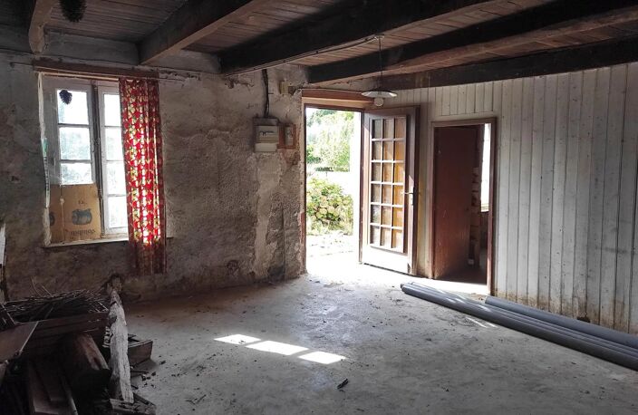 Maison à rénover 80 m² habitables avec jardin. — photo 2