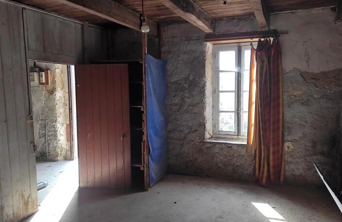 Maison à rénover 80 m² habitables avec jardin. — photo 5