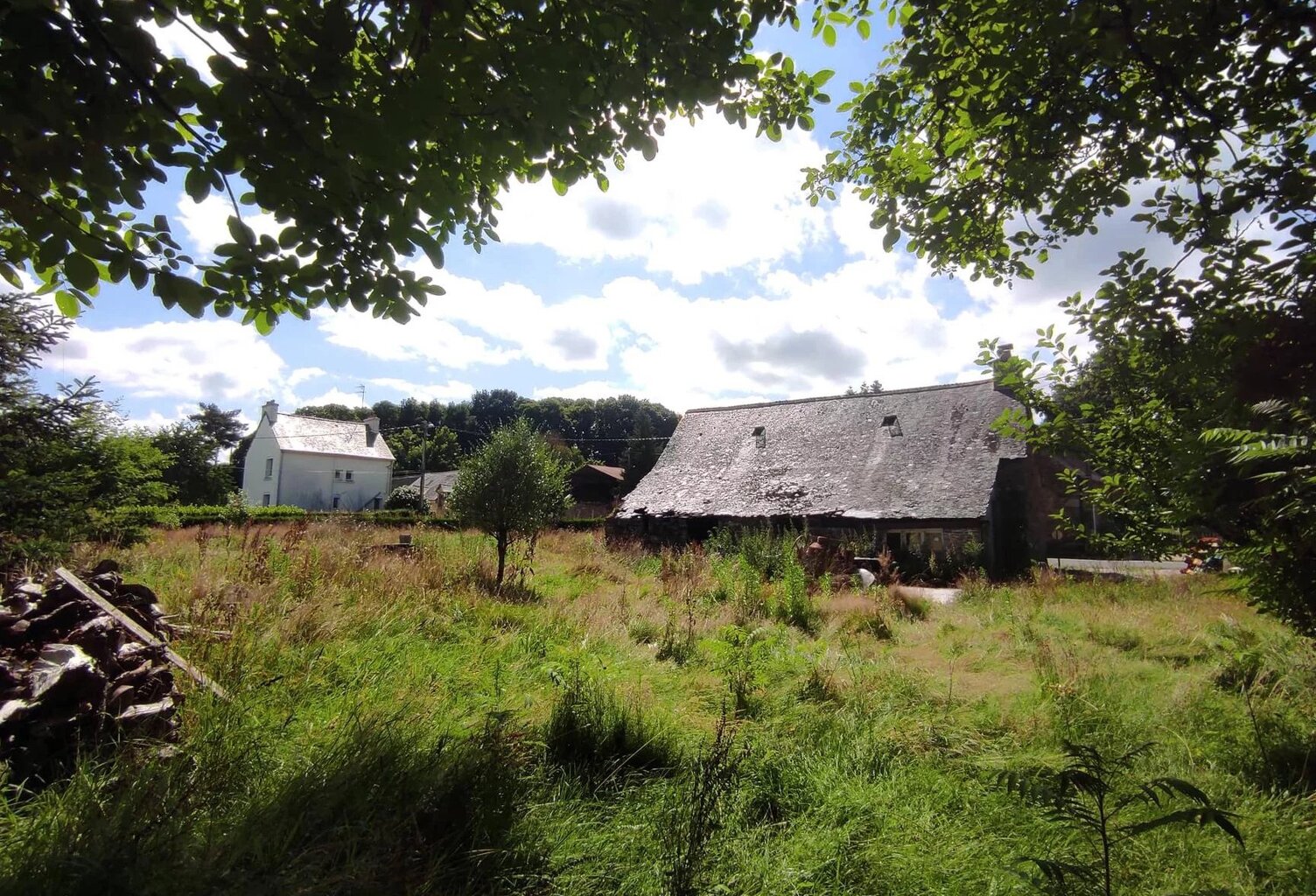 RUINE A RENOVER SUR 1232 m² DE TERRAIN — photo 1
