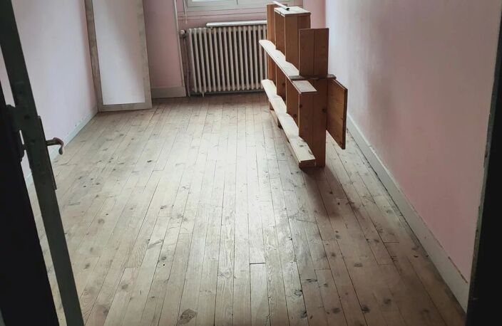SECTEUR CARNOT APPART. PETITE SURFACE A RENOVER — photo 2