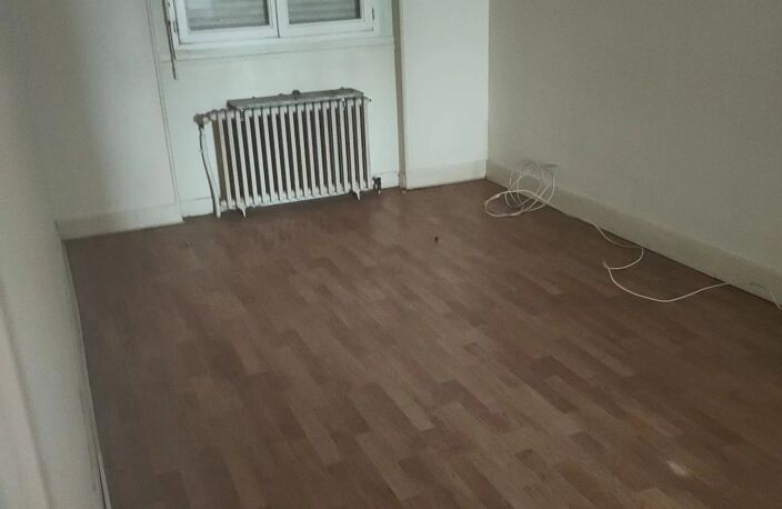 SECTEUR CARNOT APPART. PETITE SURFACE A RENOVER — photo 4