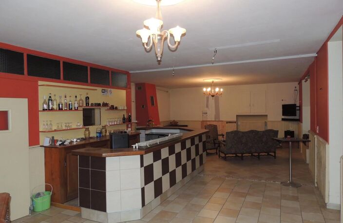 EXCLUSIVITÉ - MAISON DE VILLAGE -195 m². — photo 2