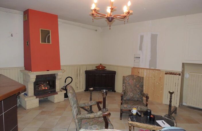 EXCLUSIVITÉ - MAISON DE VILLAGE -195 m². — photo 3