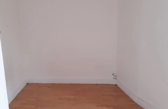 SAINT ETIENNE JACQUARD T1 VIDE 23m2 — photo 4