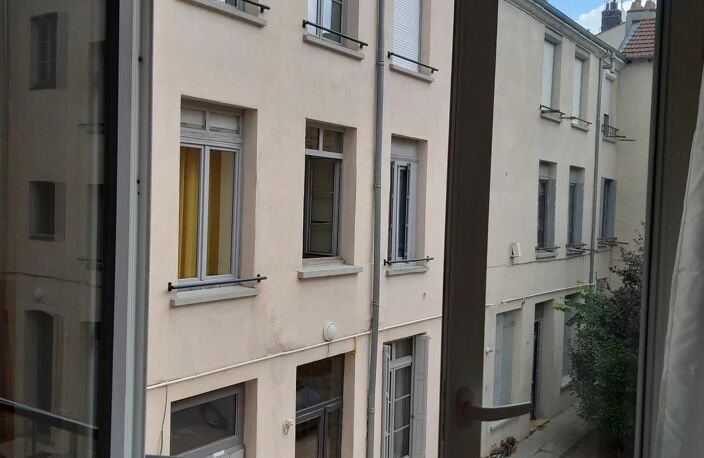 SAINT ETIENNE JACQUARD T1 VIDE 23m2 — photo 5
