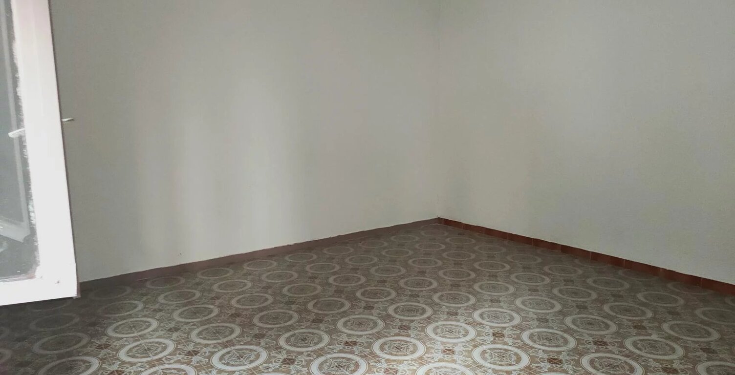 APPARTEMENT T4 A RENOVER  POUR INVESTISSEMENT — photo 1