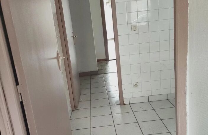 APPARTEMENT T4 A RENOVER  POUR INVESTISSEMENT — photo 5