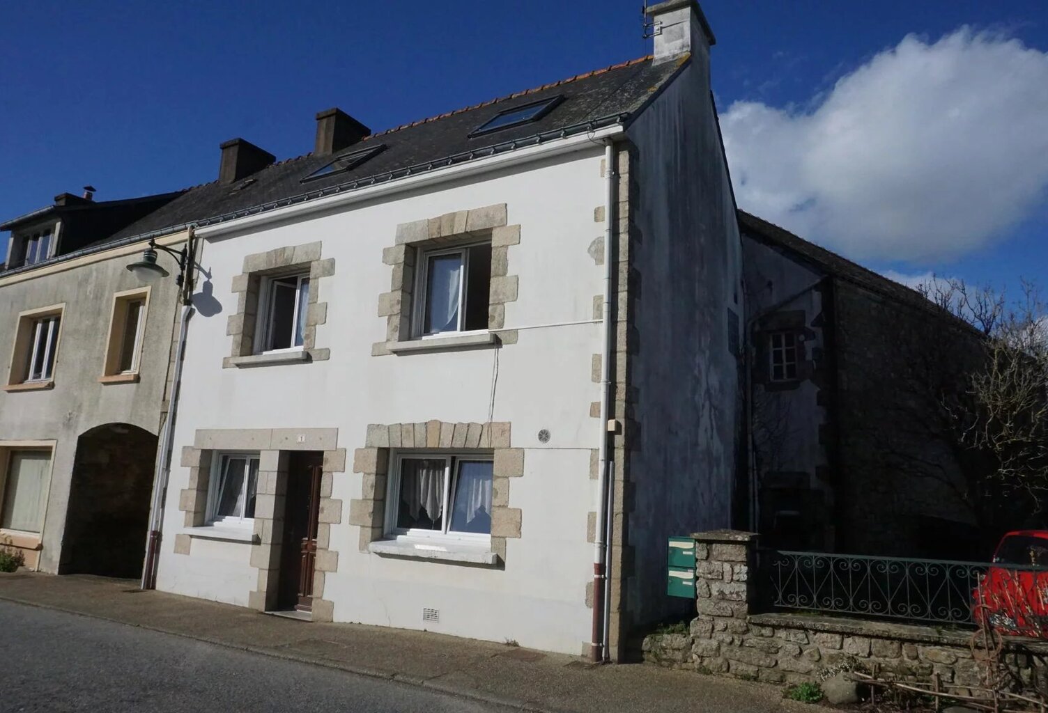 MAISON DE BOURG 3/4 CHAMBRES AVEC DEPENDANCE — photo 1