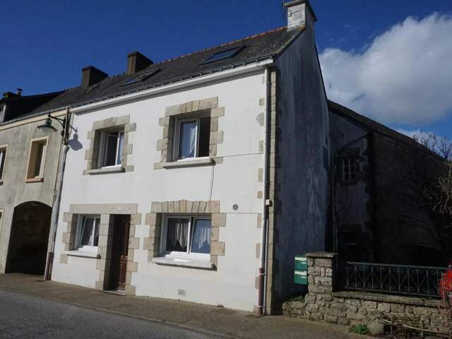 MAISON DE BOURG 3/4 CHAMBRES AVEC DEPENDANCE — photo du bien