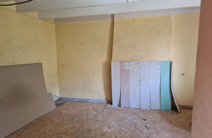 BOURG DE GOMMENEC'H - 2 MAISONS A RENOVER. — photo 3