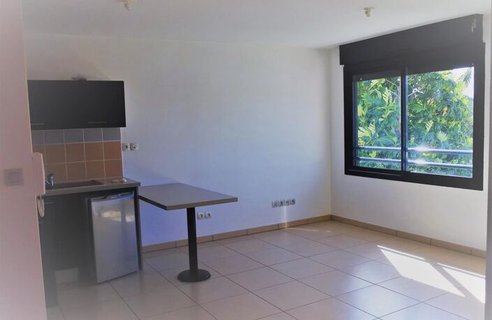 Bien vendu : Appartement  Saint-Denis (97400) — photo 2