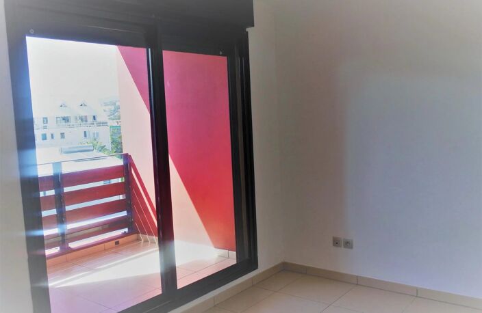 Bien vendu : Appartement  Saint-Denis (97400) — photo 3