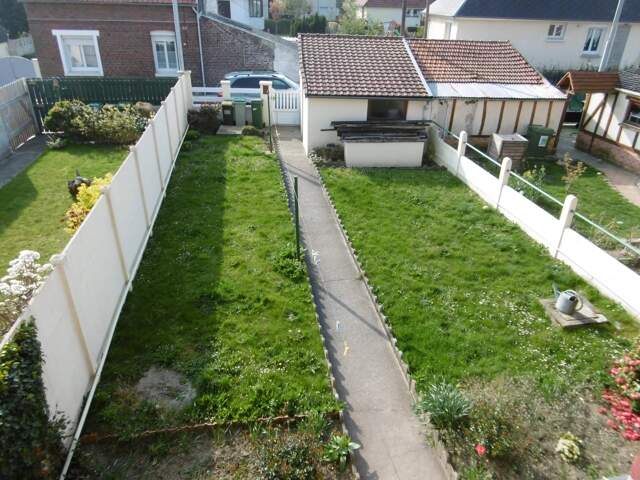 Maison de ville avec jardin et garage secteur golf — photo du bien