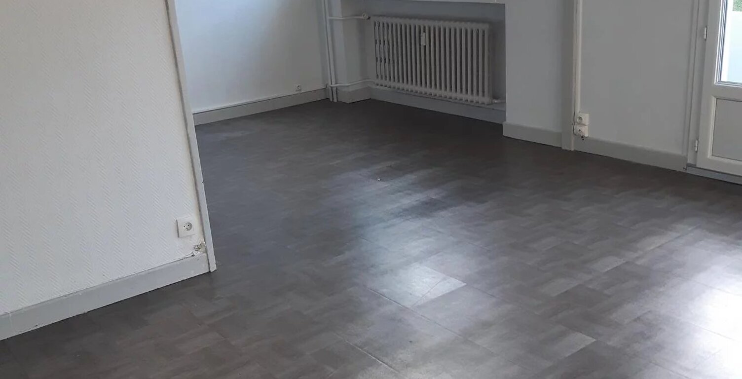 INVEST ST ETIENNE SOLAURE  F4 + GARAGE — photo 1