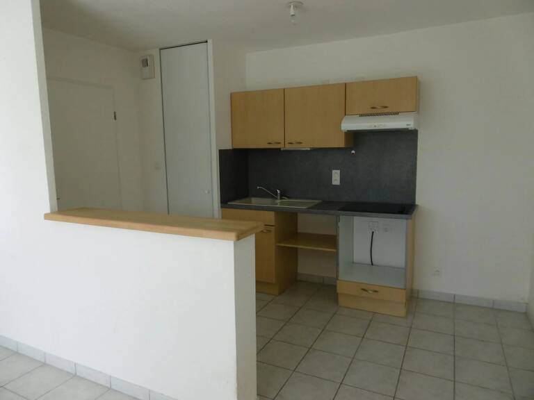 APPARTEMENT AVEC TERRASSE ET 1 PARKING EN SOUS SOL — photo 1