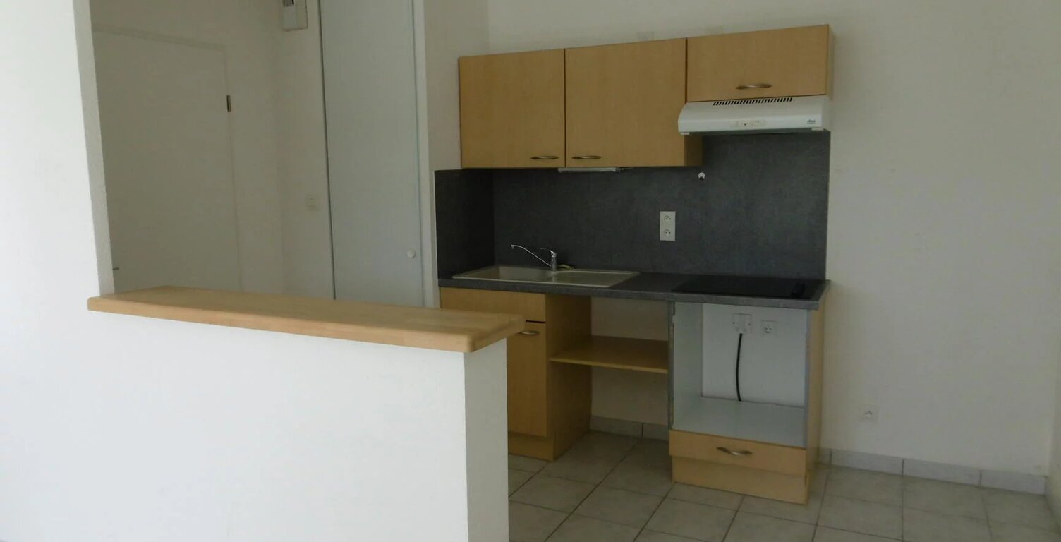 APPARTEMENT AVEC TERRASSE ET 1 PARKING EN SOUS SOL — photo 1