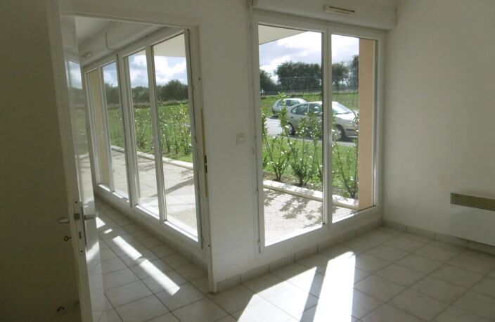 APPARTEMENT AVEC TERRASSE ET 1 PARKING EN SOUS SOL — photo 3