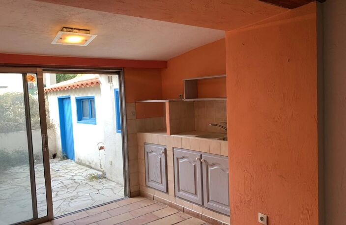 GRAND STUDIO AVEC EXTERIEUR — photo 3