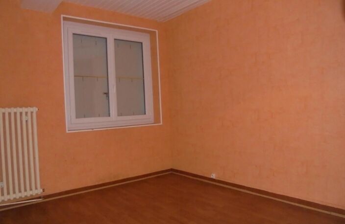 MAISON DE PLAIN PIED AVEC GRANGE ATTENANTE — photo 3
