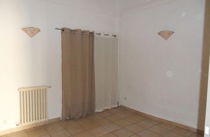Bien vendu : Appartement  Salon-de-Provence (13300) — photo 2