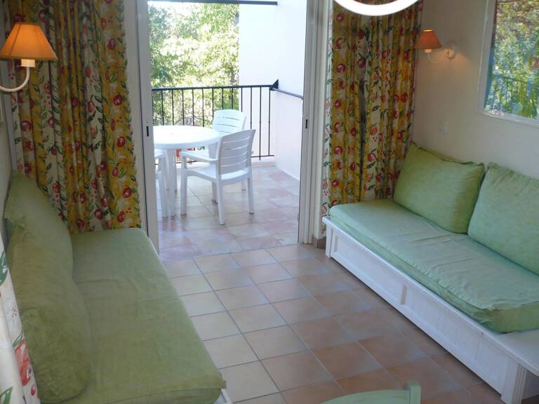 Grimaud - Studio dans résidence privée — photo 1