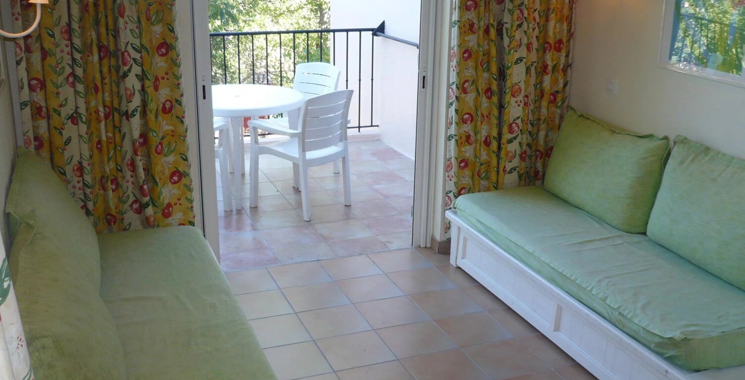 Grimaud - Studio dans résidence privée — photo 1