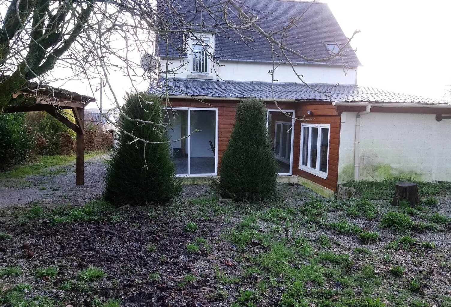 Maison de bourg, belle superficie — photo 1