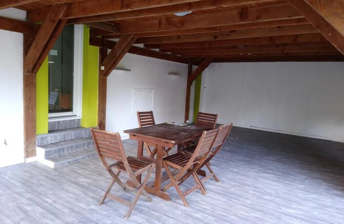 Maison de bourg, belle superficie — photo 3