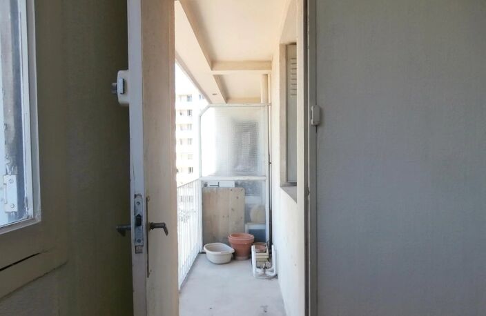 APPARTEMENT F4 MARSEILLE 57 M² — photo 2