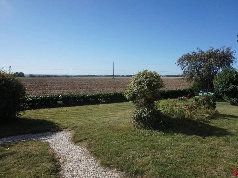 Maison en campagne terrain de 16000m² — photo 1