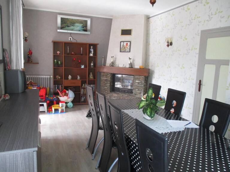AMF-Maison 4 chambres, sous-sol+garage campingcar — photo 1