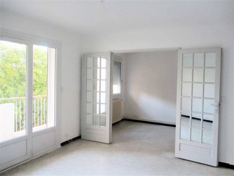 NIMES A 5 MN CENTRE Apt T3 — photo 1