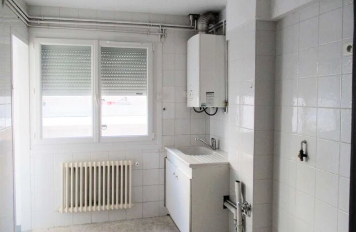 NIMES A 5 MN CENTRE Apt T3 — photo 2