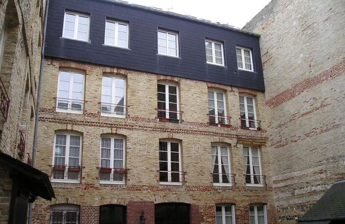 T3 quai HENRI IV avec place de parking — photo 2