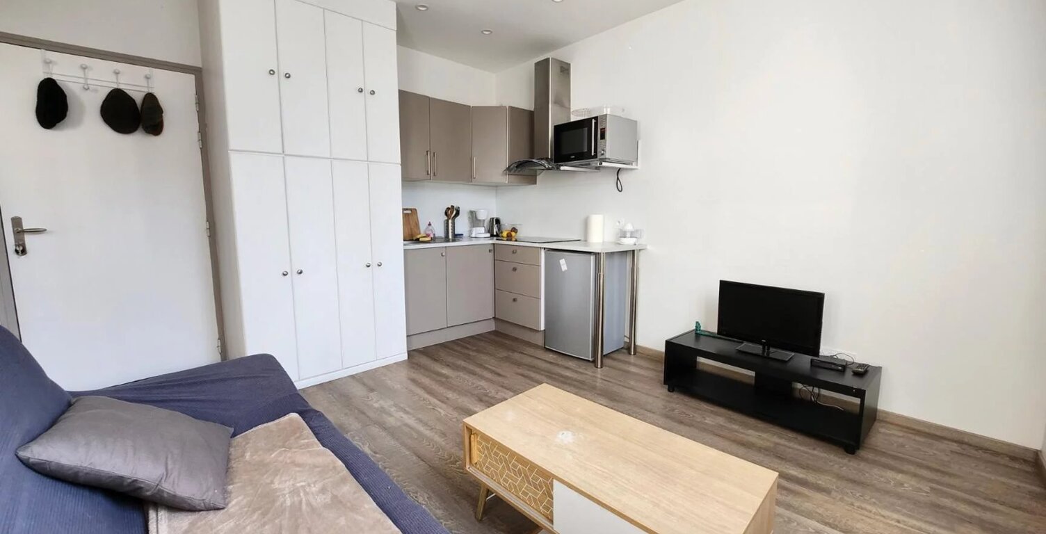 HYPER CENTRE - REIMS - APPARTEMENT de TYPE 2 — photo 1