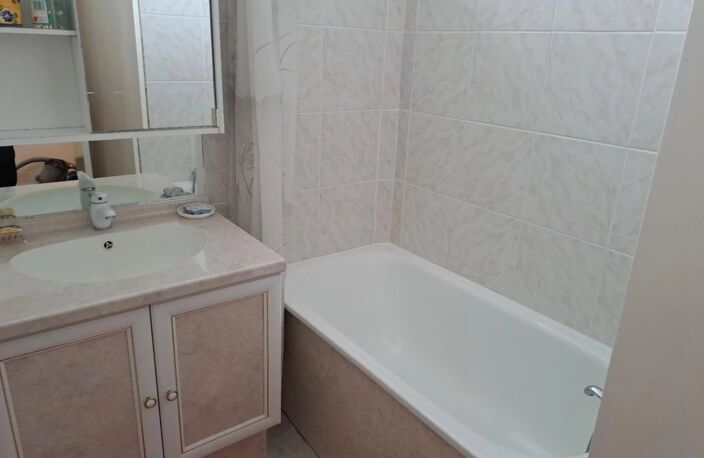STUDIO de 35 m² 33200 BORDEAUX CAUDERAN — photo 5
